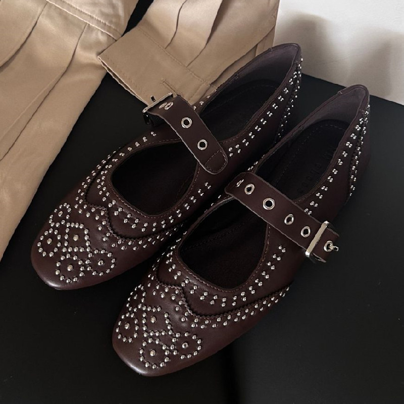 Retro Rivet Buckle Design Flat - огляд і ціна Women Fashion Designers